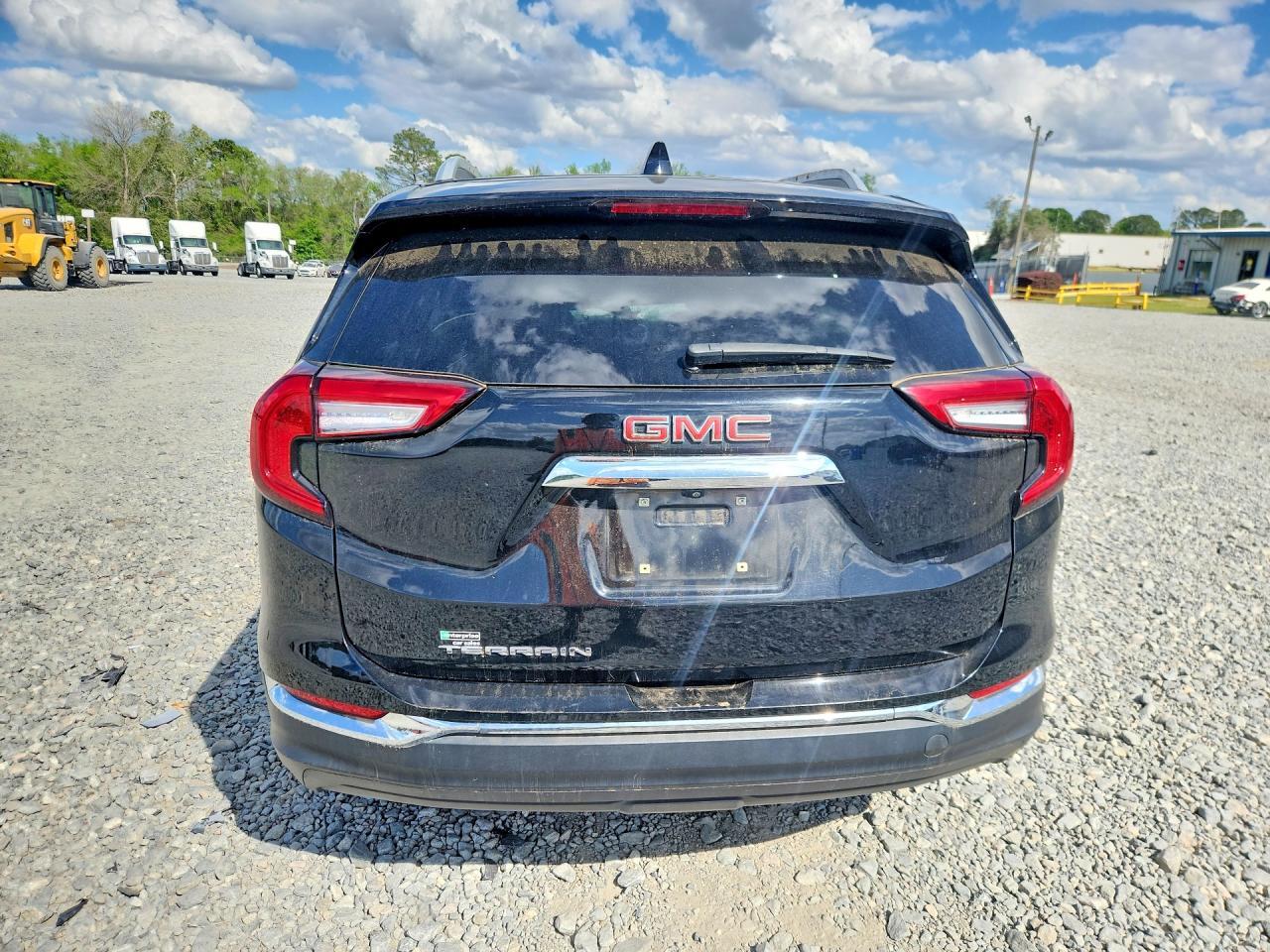 2023 GMC Terrain Slt - Image 6