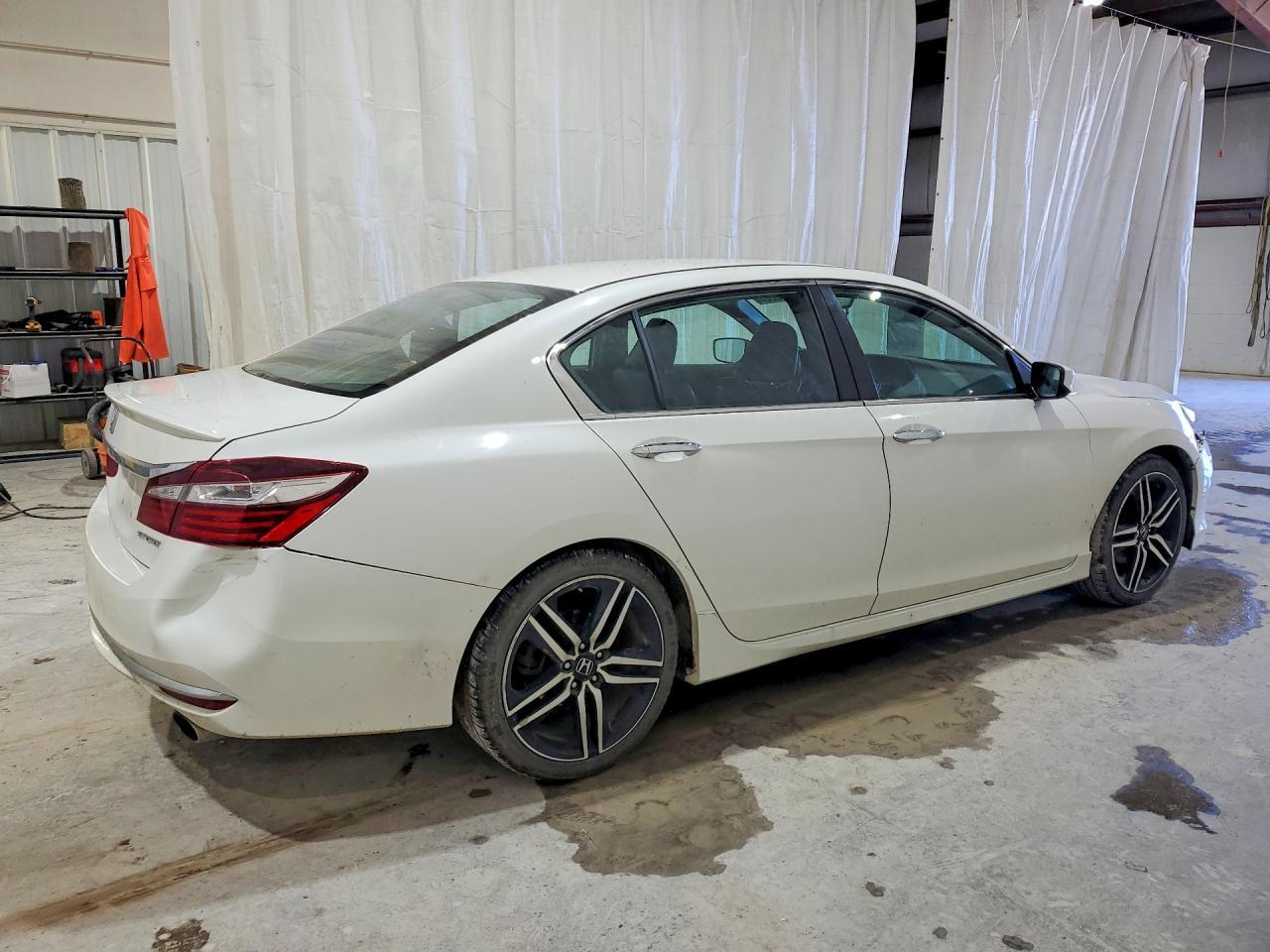 2017 Honda Accord Sport - Фото 3