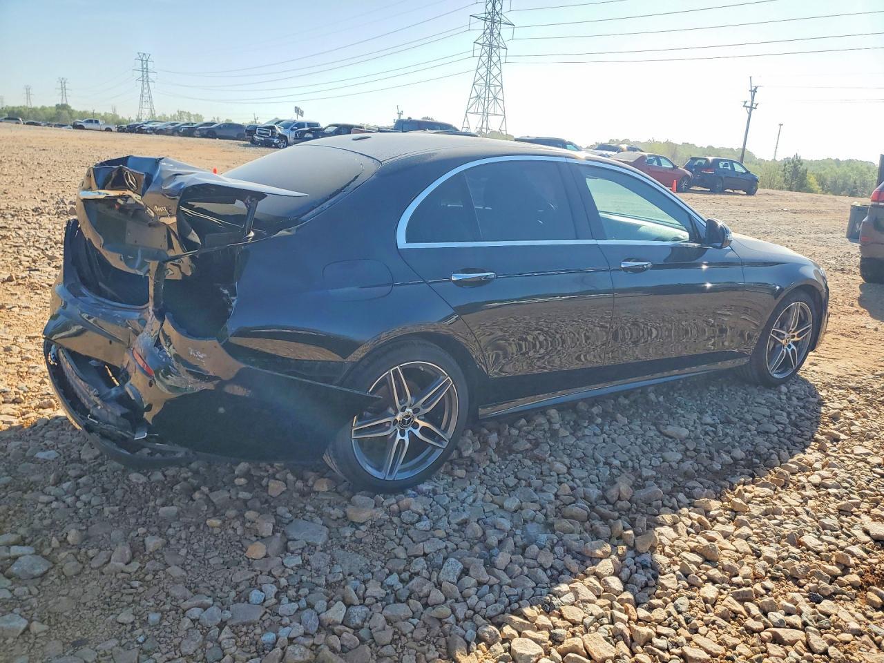 2017 Mercedes-Benz E 300 4Matic - Фото 3