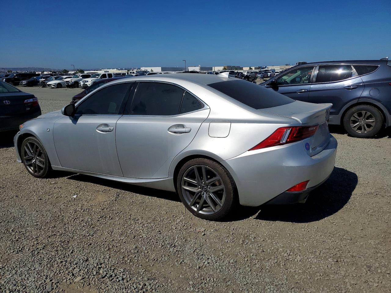 2016 Lexus Is 200T - Фото 2