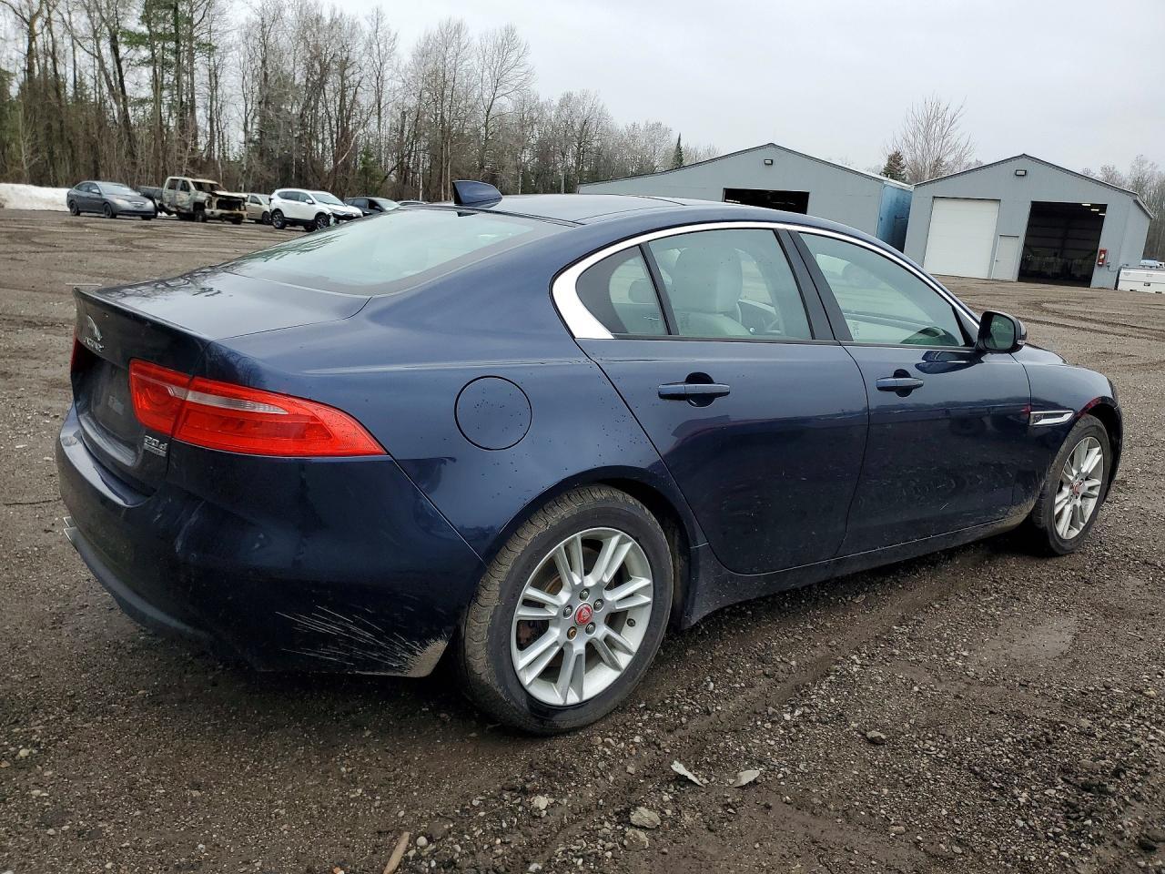 2017 Jaguar Xe Premium - Image 3