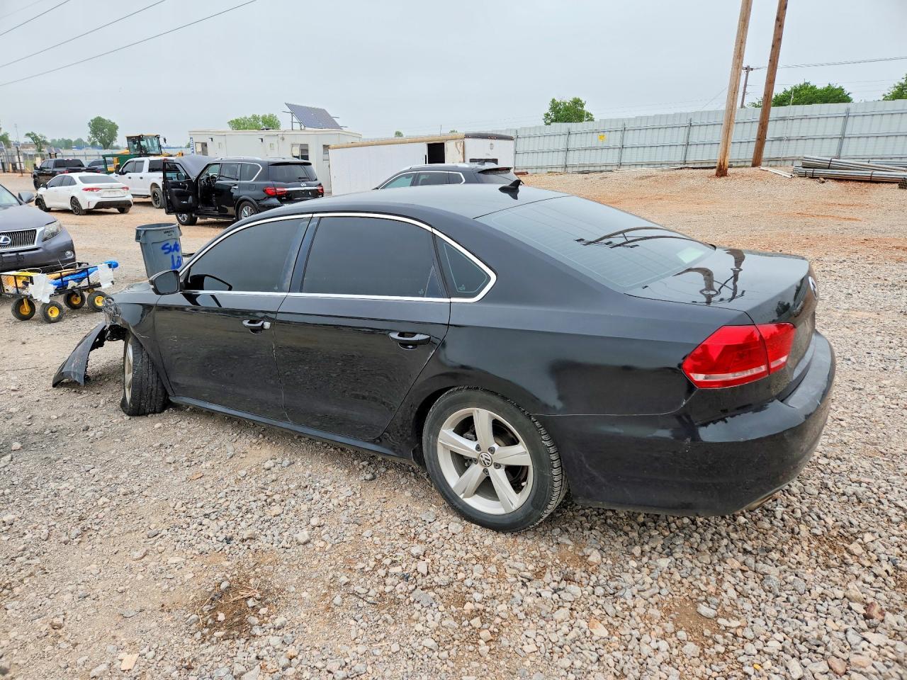 2013 Volkswagen Passat Se - Image 2