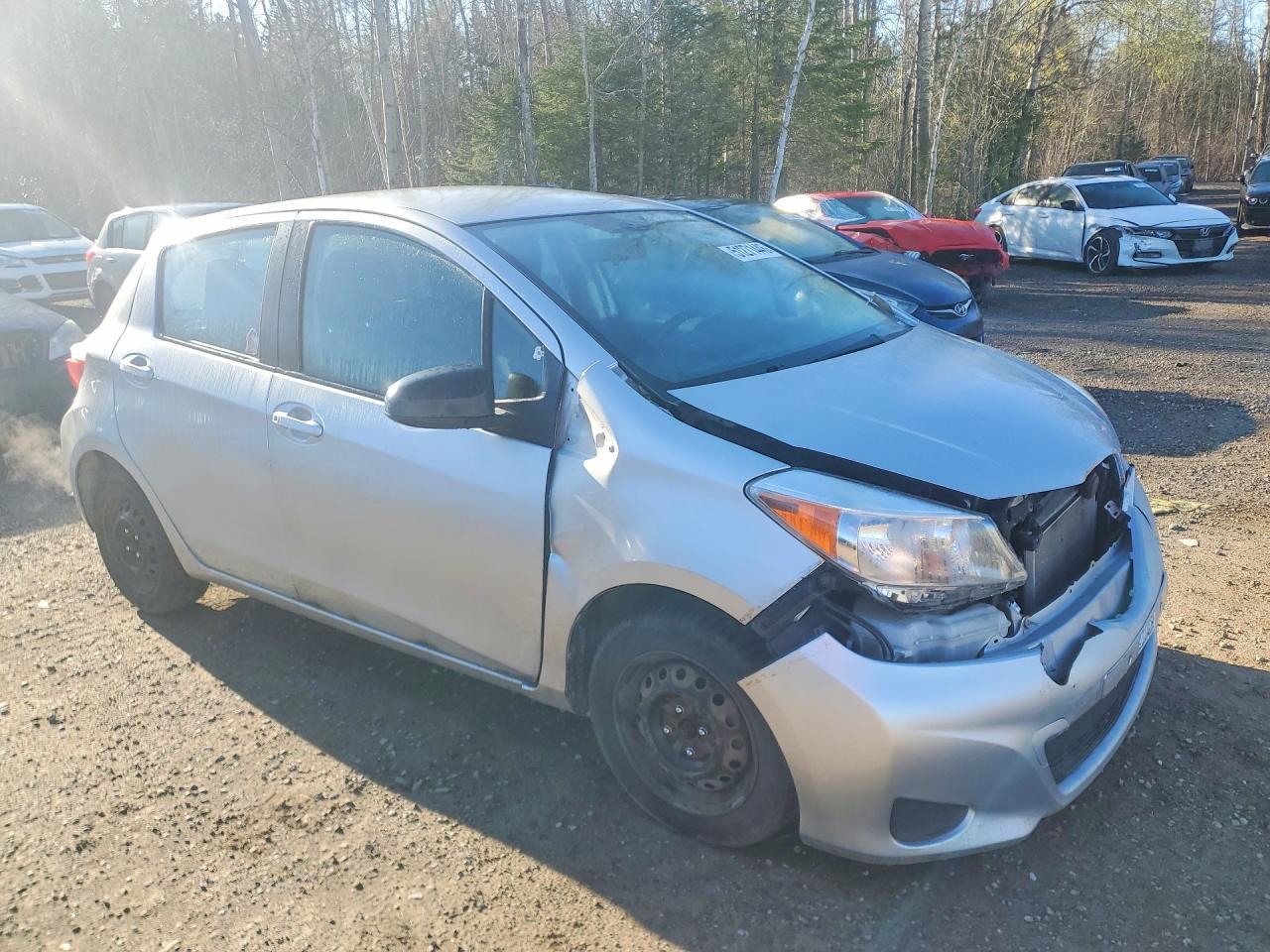 2014 Toyota Yaris 5-Door L - Фото 4