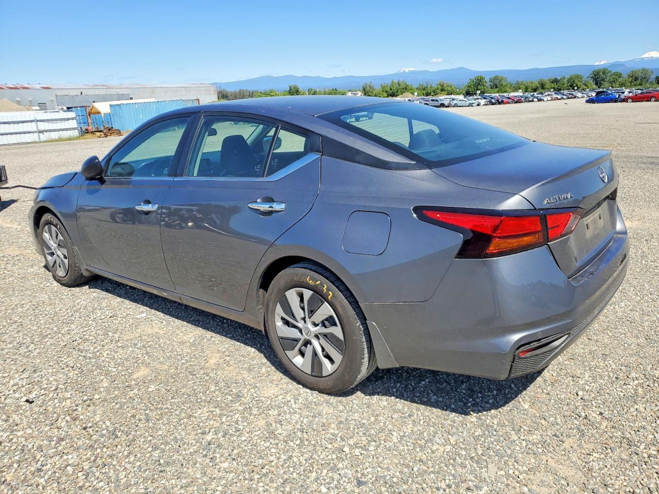 2024 Nissan Altima S - Фото 2