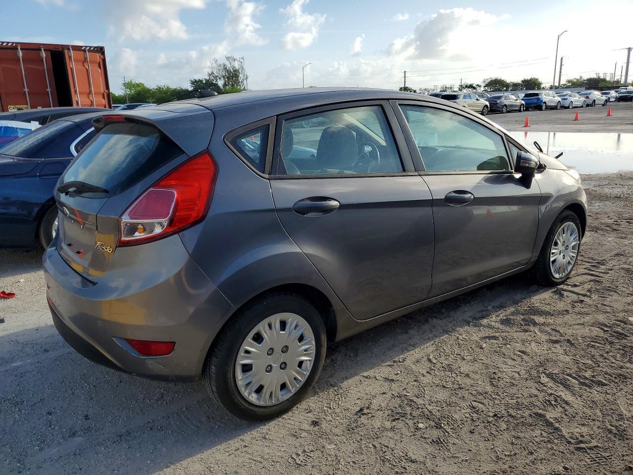 2014 Ford Fiesta Se - Image 3