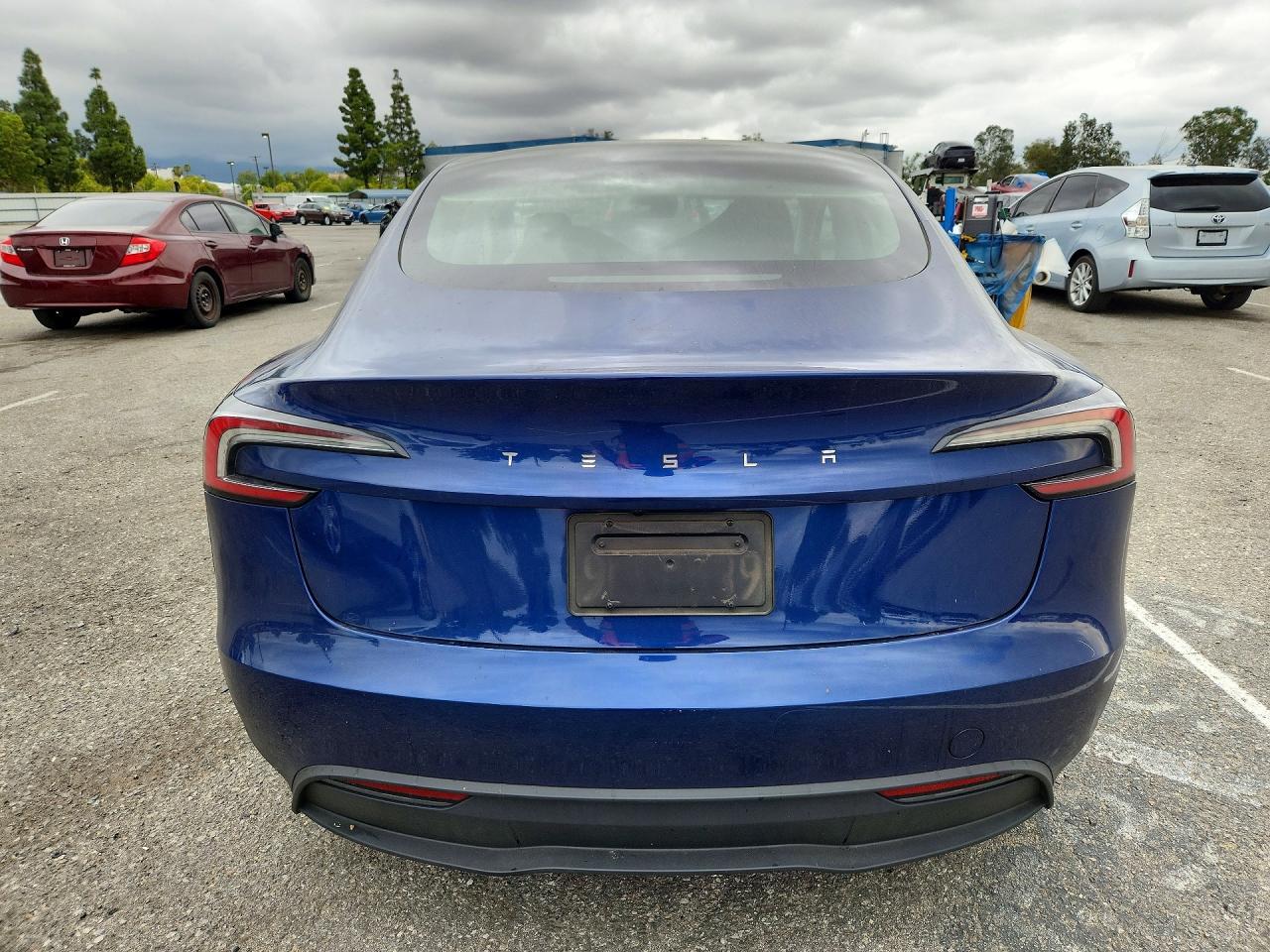 2024 Tesla Model 3 - Фото 6