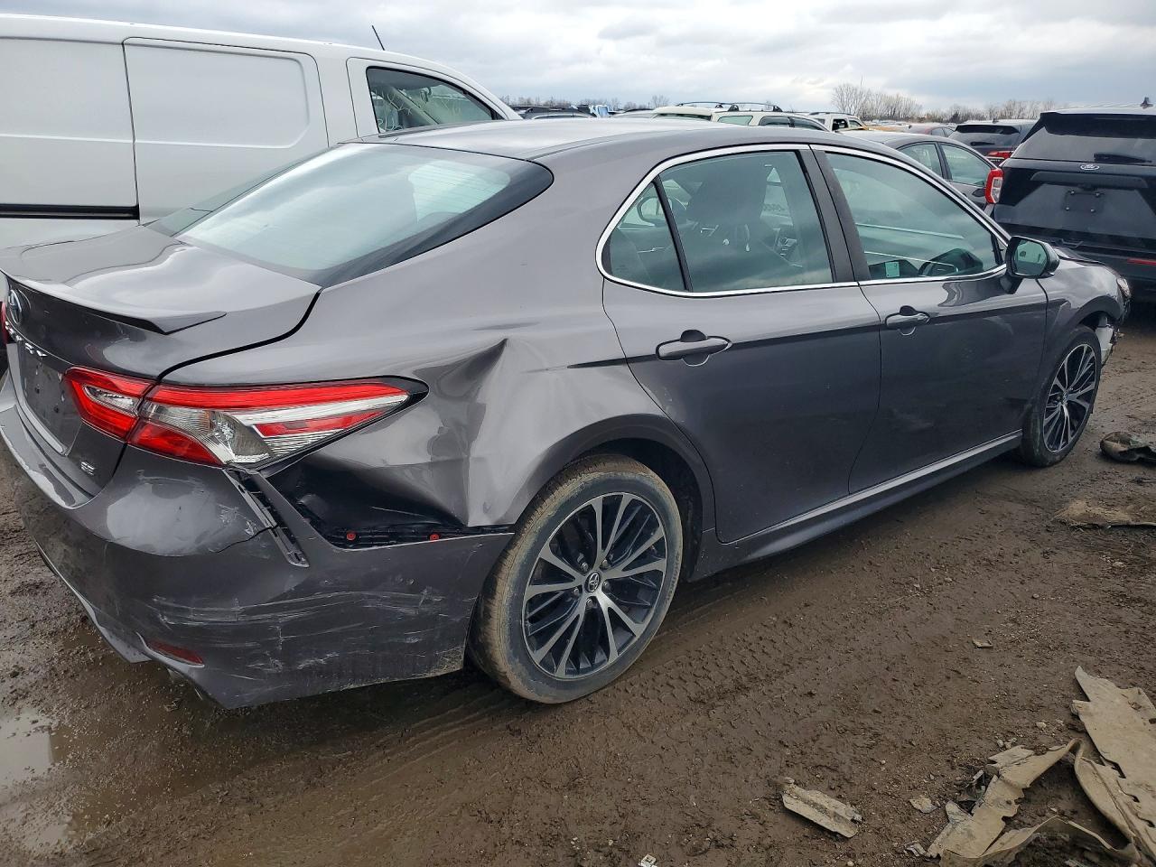 2018 Toyota Camry Se - Image 3