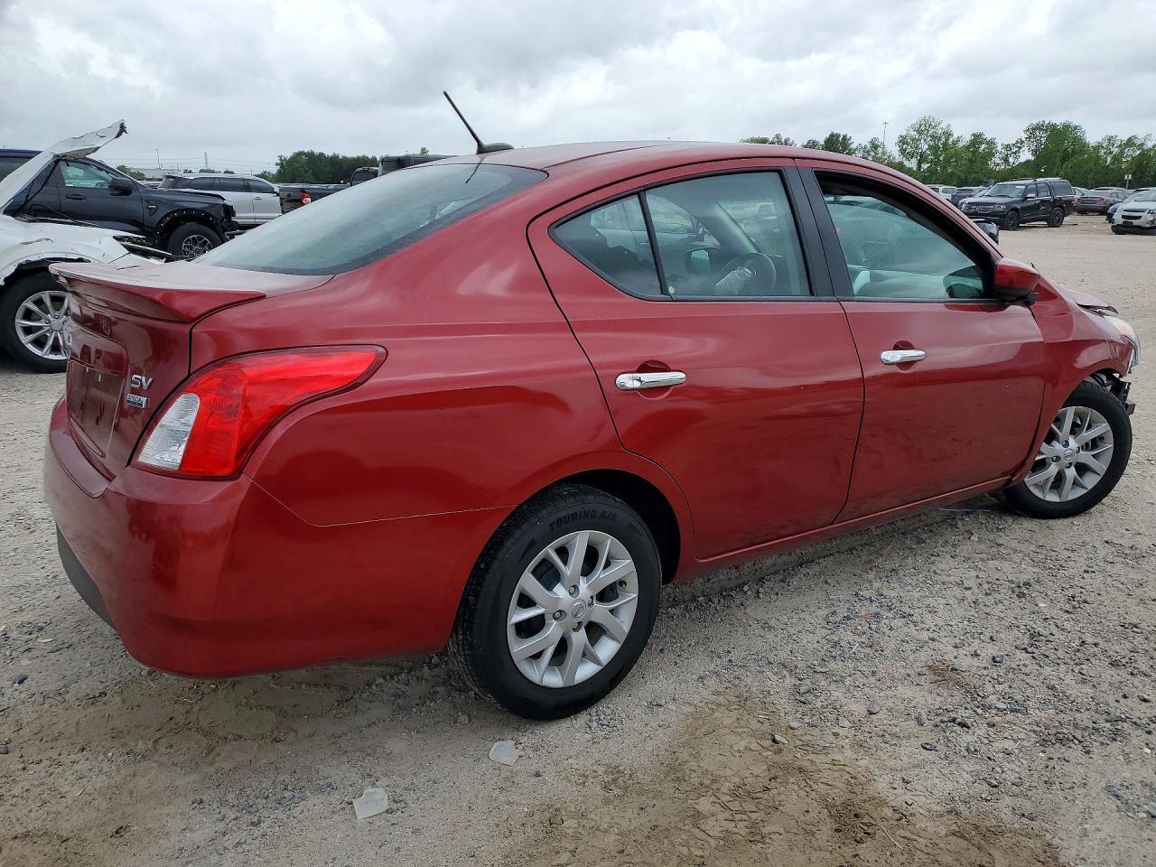 2017 Nissan Versa 1.6 S - Image 3
