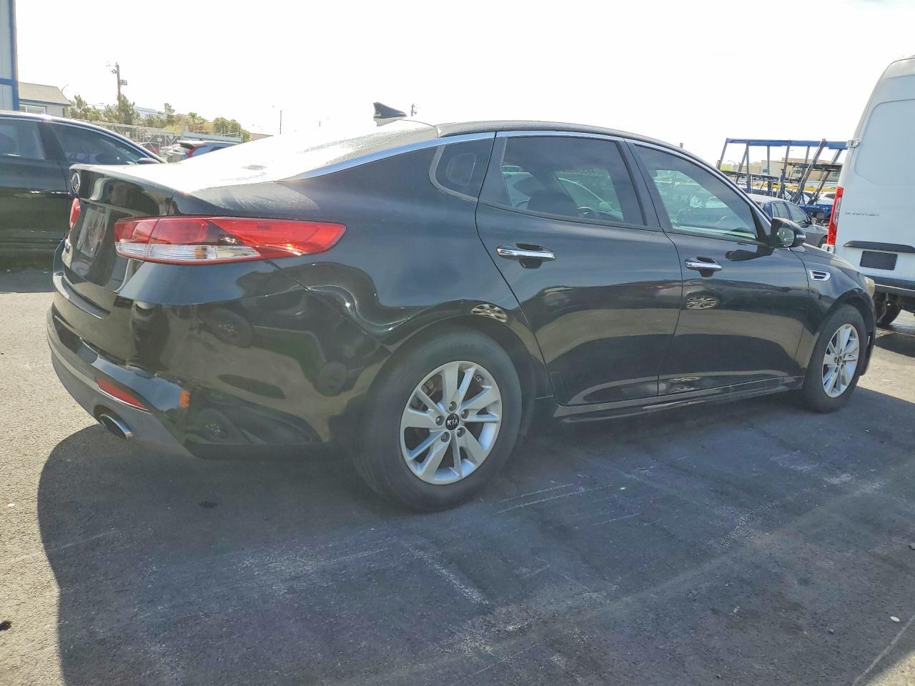 2016 Kia Optima - Image 3