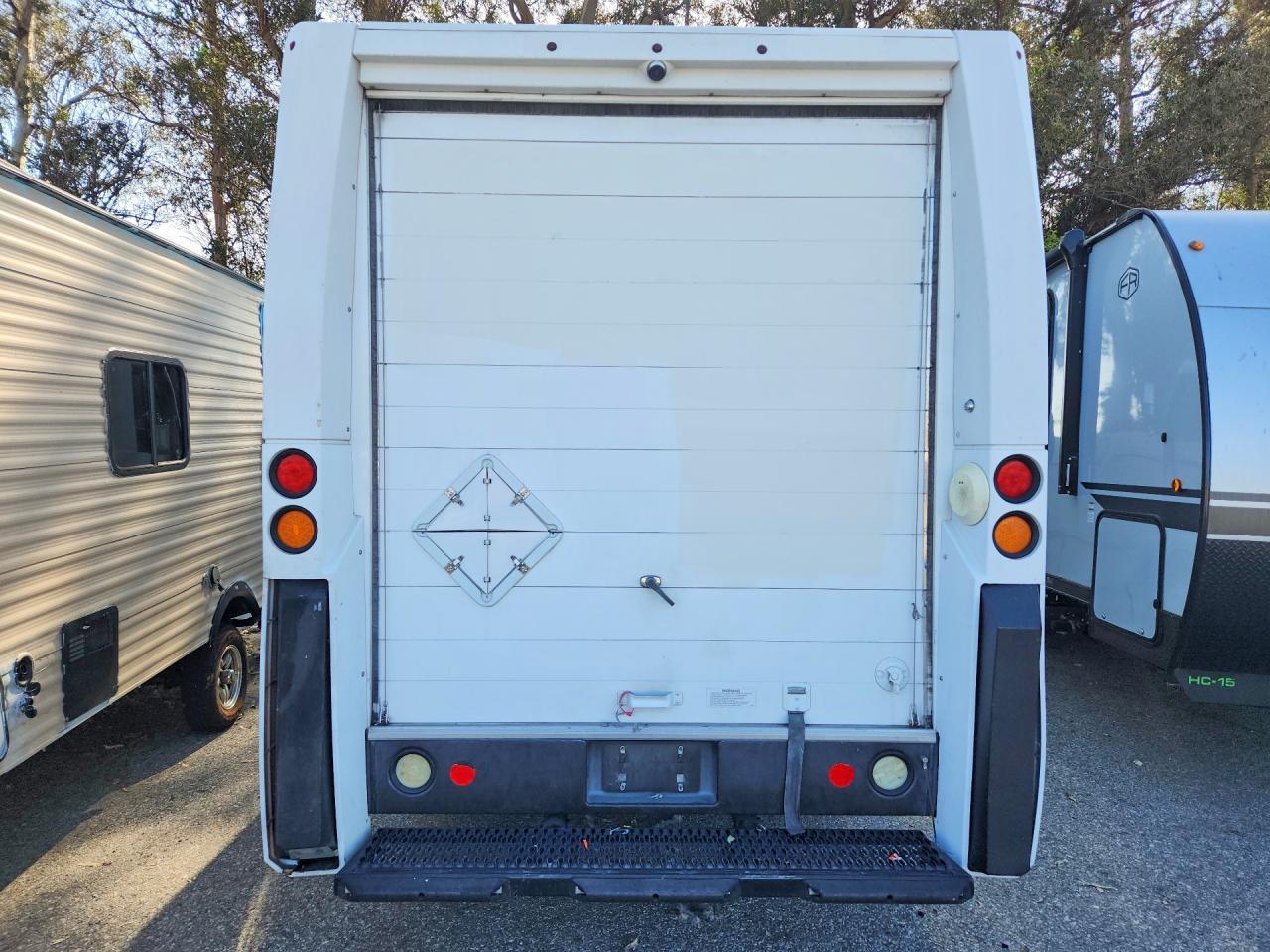 2016 Isuzu Npr - Image 6