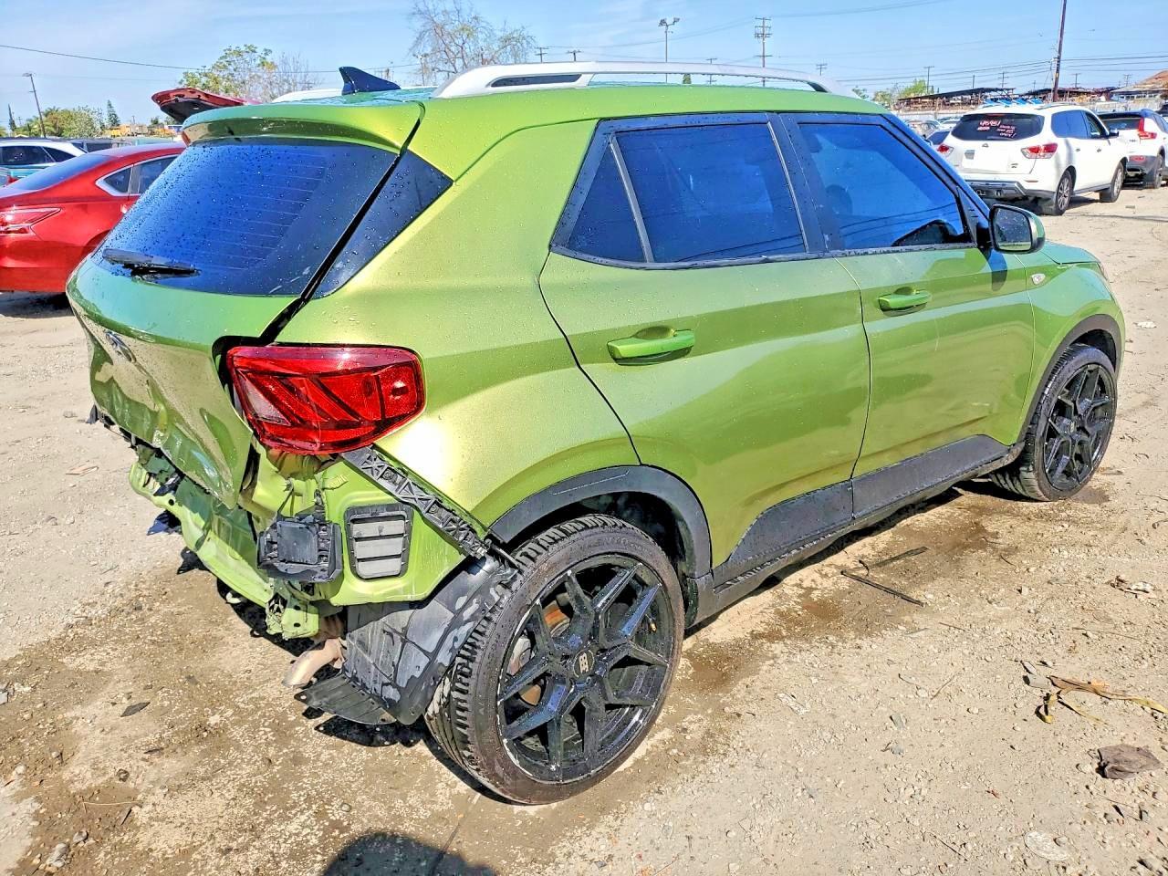 2021 Hyundai Venue Sel - Image 3