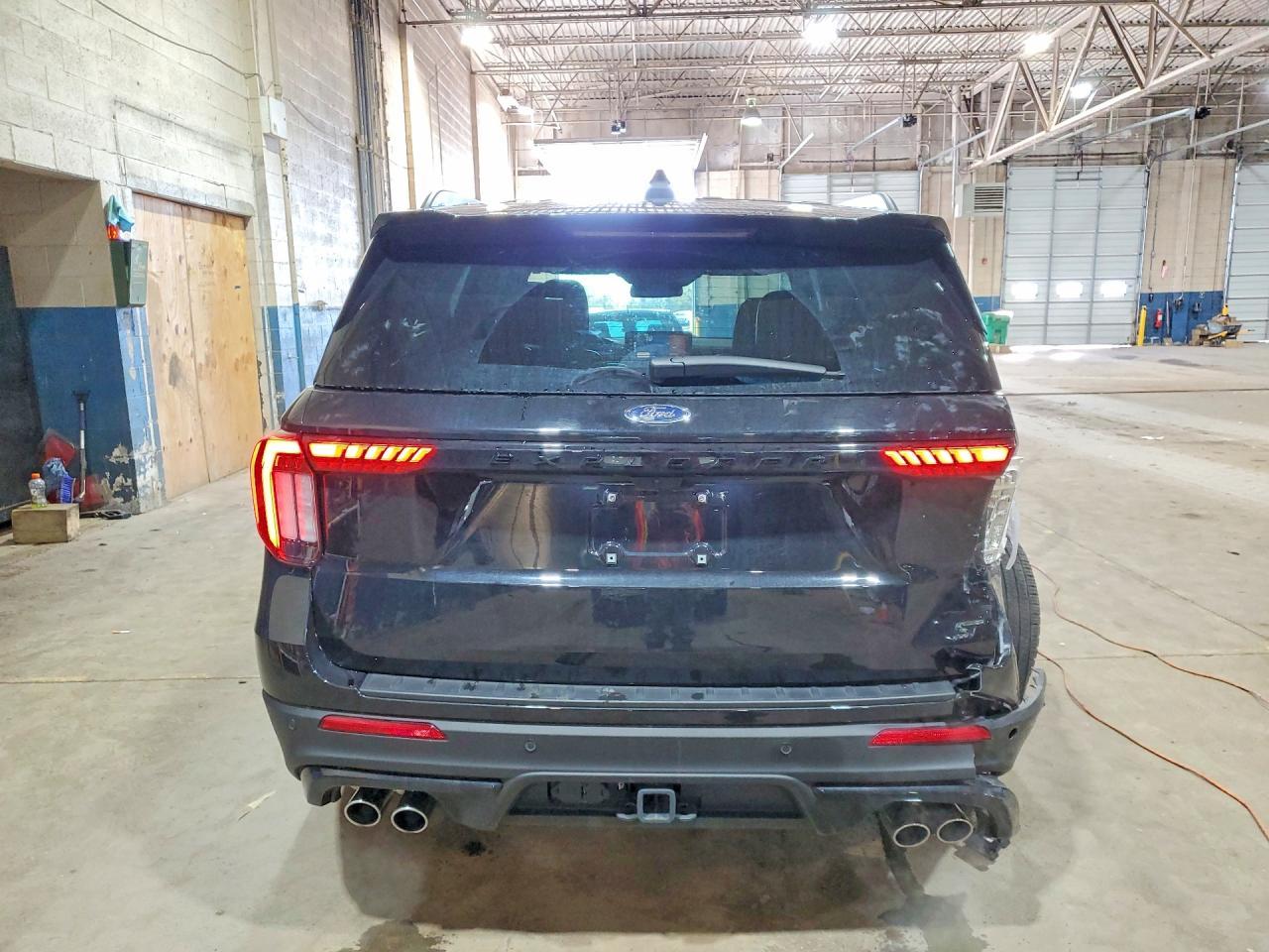 2025 Ford Explorer St - Image 6