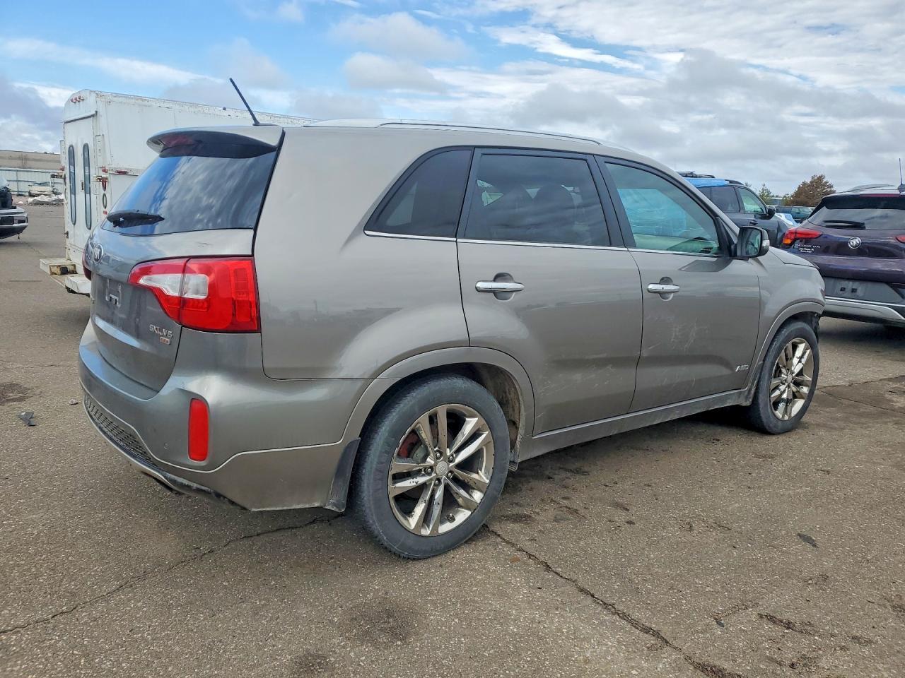 2014 Kia Sorento - Image 3