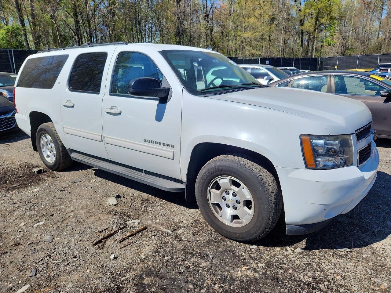 2011 Chevrolet Suburban K1500 Lt - Image 4
