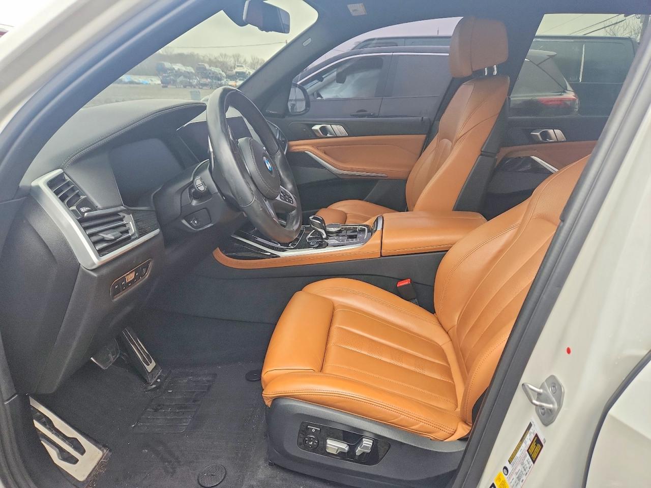 2021 BMW X7 M50I - Фото 7