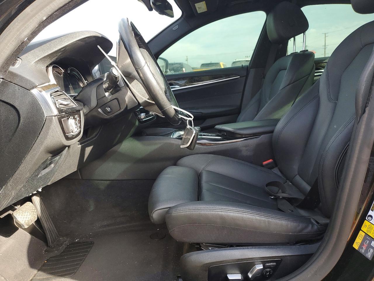 2019 BMW 530E - Фото 7