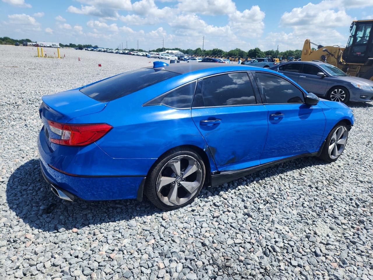 2018 Honda Accord Touring - Image 3