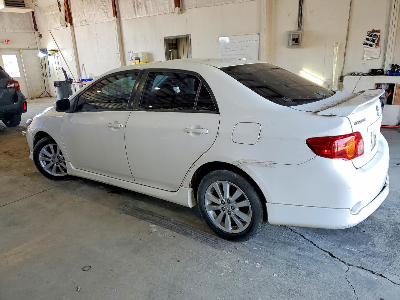 2010 Toyota Corolla S - Фото 2