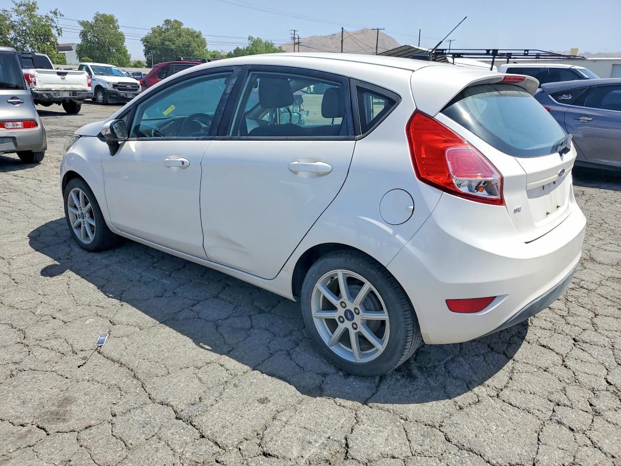 2016 Ford Festiva - Фото 2