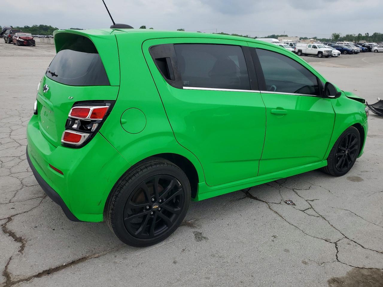 2017 Chevrolet Sonic Lt - Фото 3