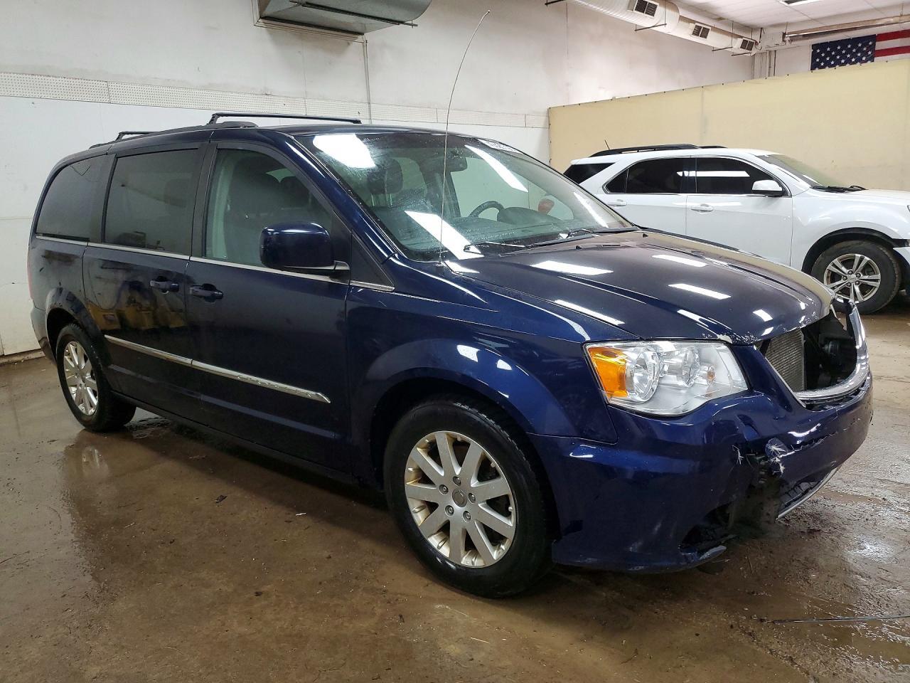 2014 Chrysler Town & Country Touring - Фото 4
