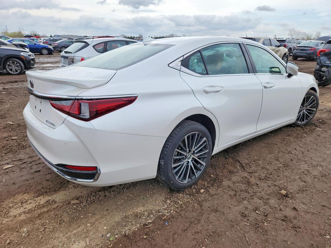 2024 Lexus Es 300H Base - Image 3