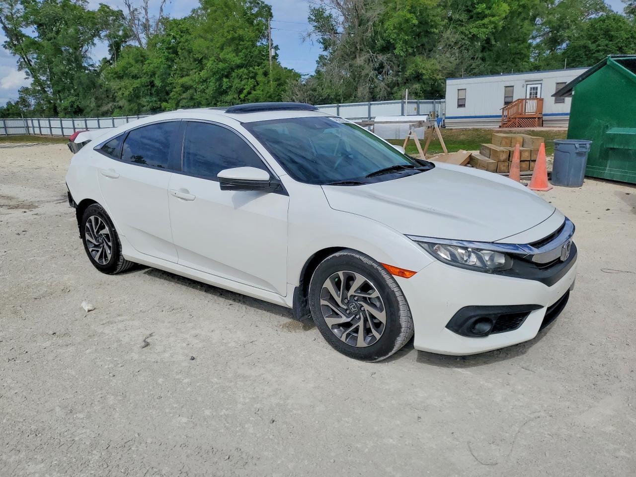 2018 Honda Civic Ex - Image 4