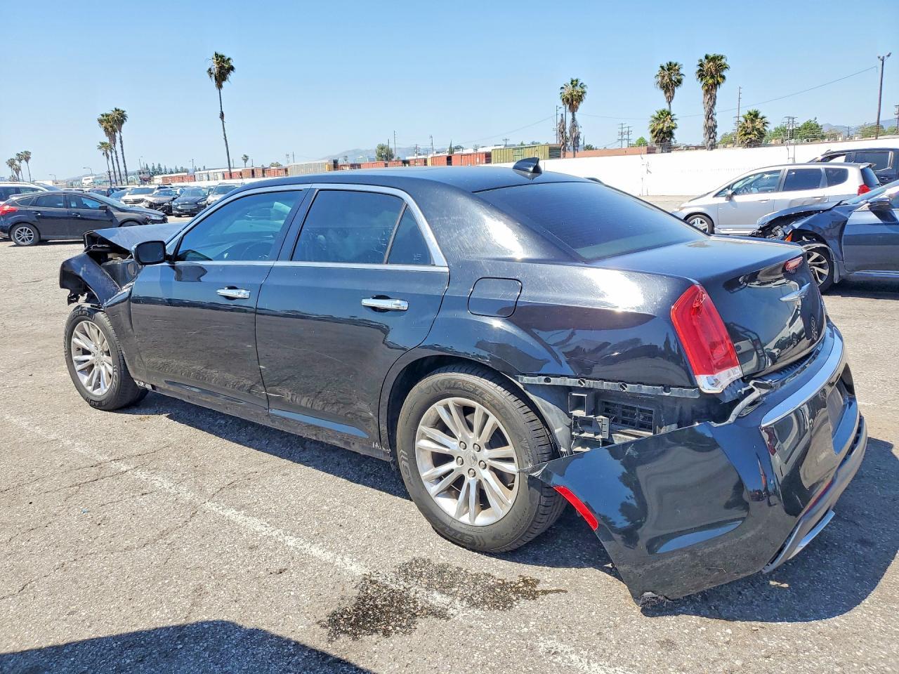 2016 Chrysler 300C - Image 2