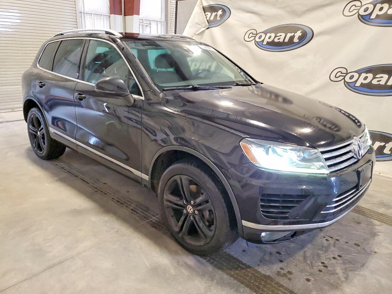 2017 Volkswagen Touareg Wolfsburg - Image 4
