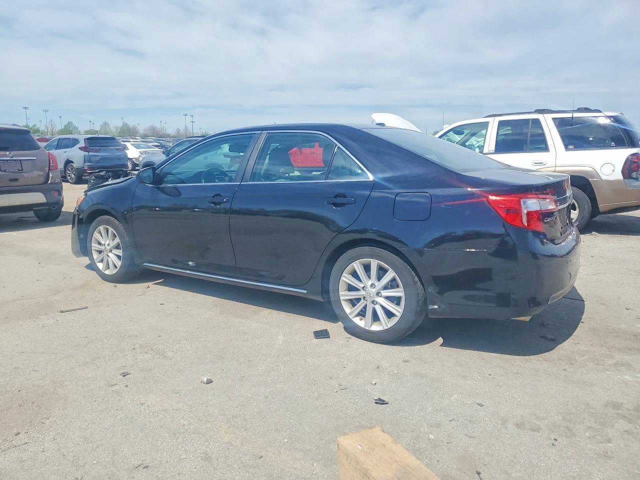 2012 Toyota Camry Xle V6 - Фото 2