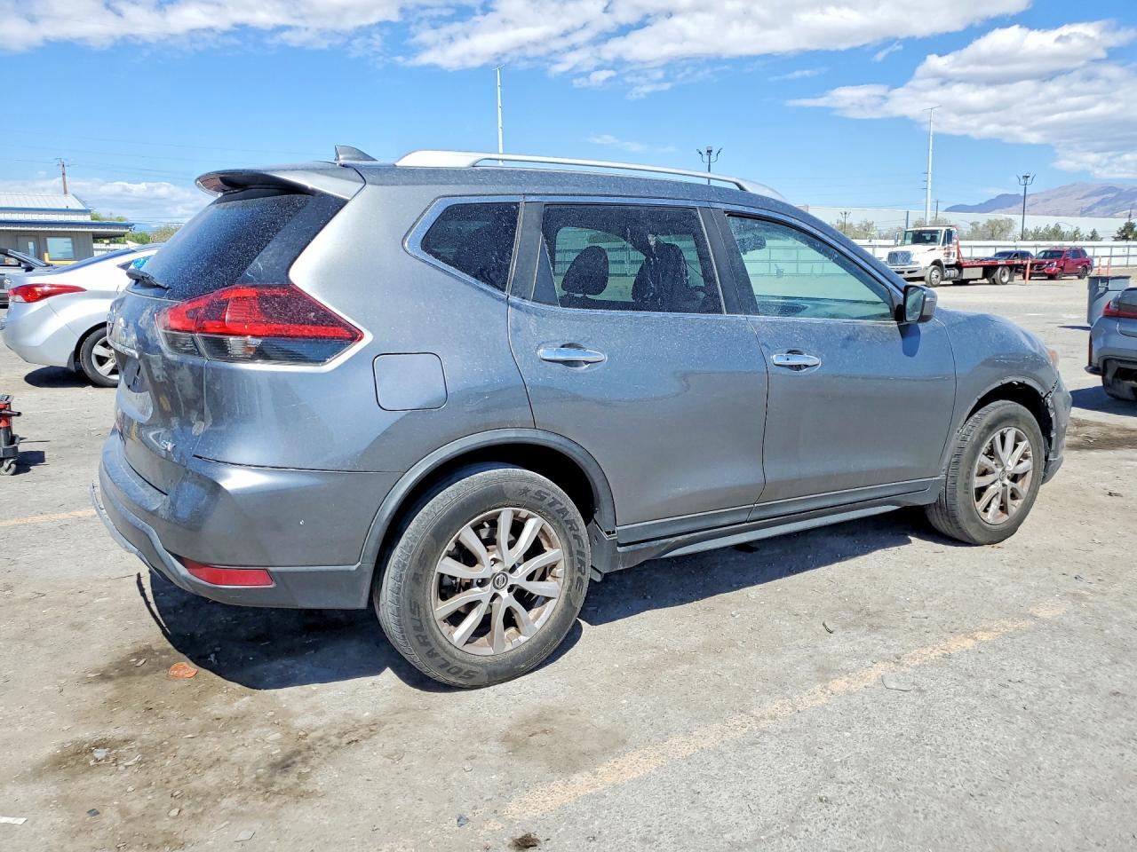 2018 Nissan Rogue Sv - Image 3