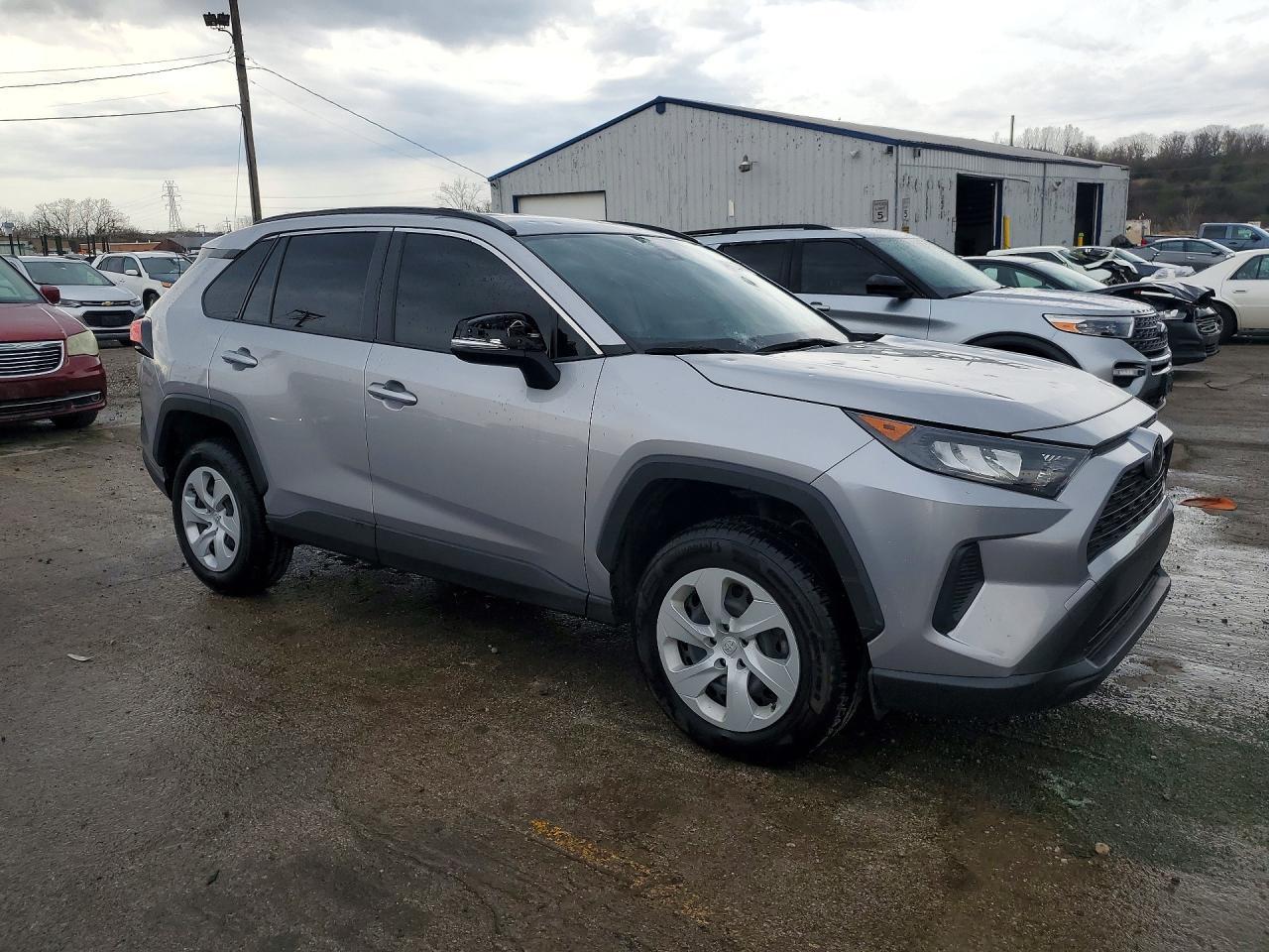 2020 Toyota Rav4 Le - Фото 4