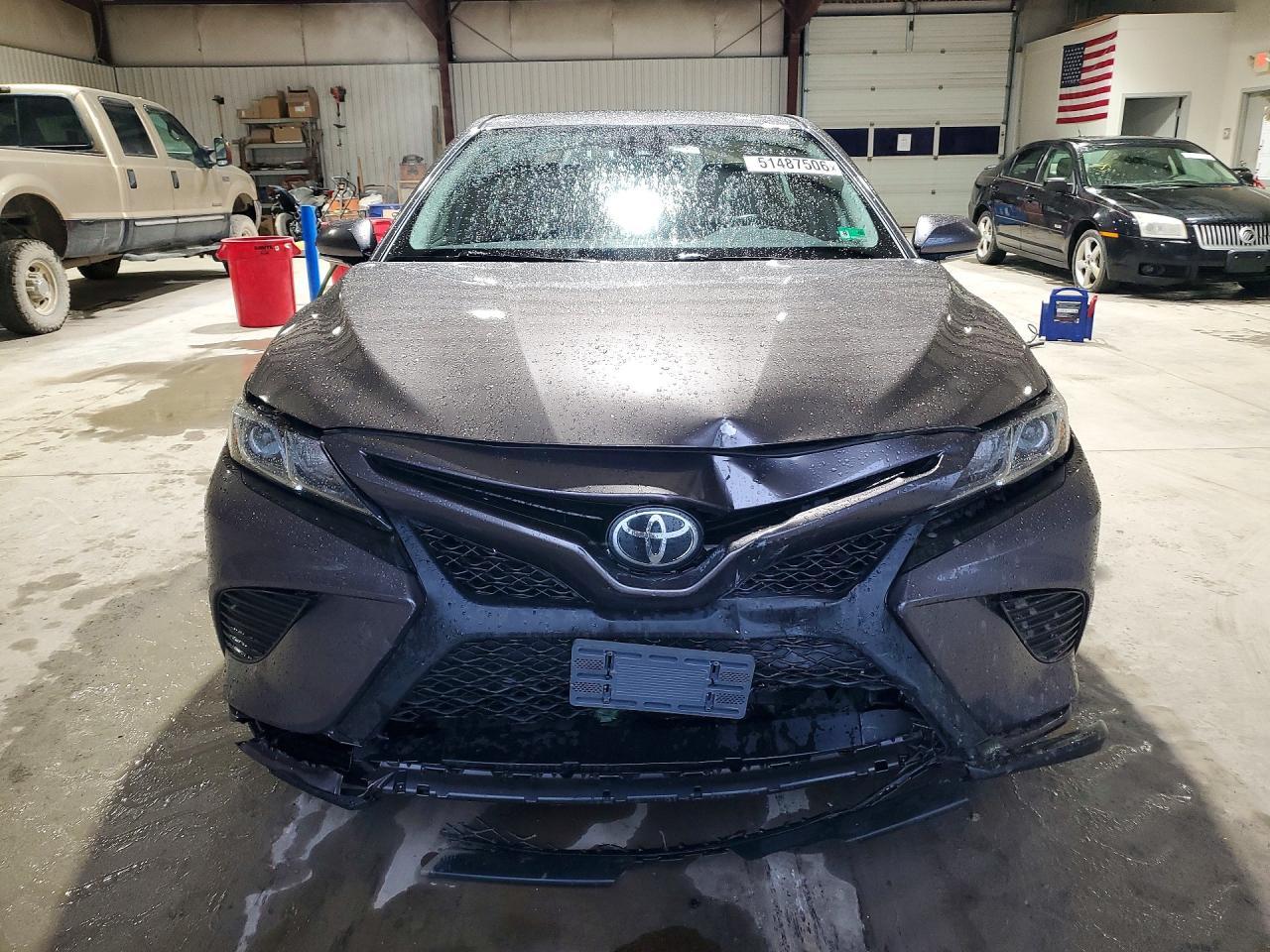 2020 Toyota Camry Se - Image 5