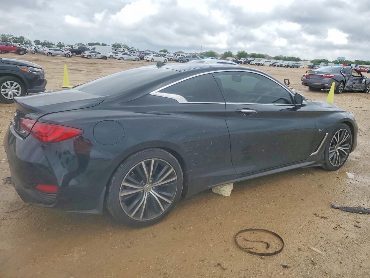 2018 Infiniti Q60 3.0T Luxe - Фото 3