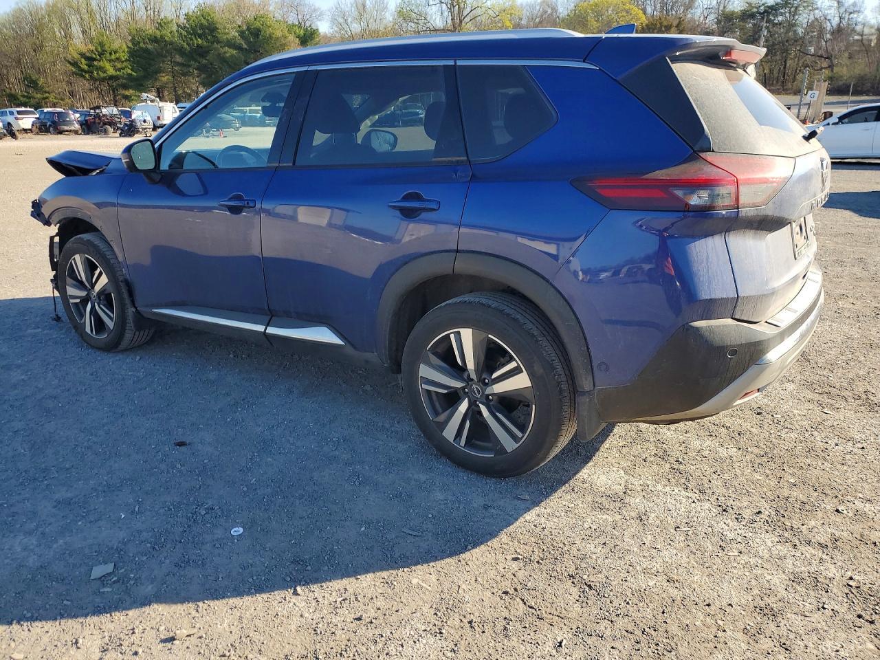 2023 Nissan Rogue Platinum - Фото 2