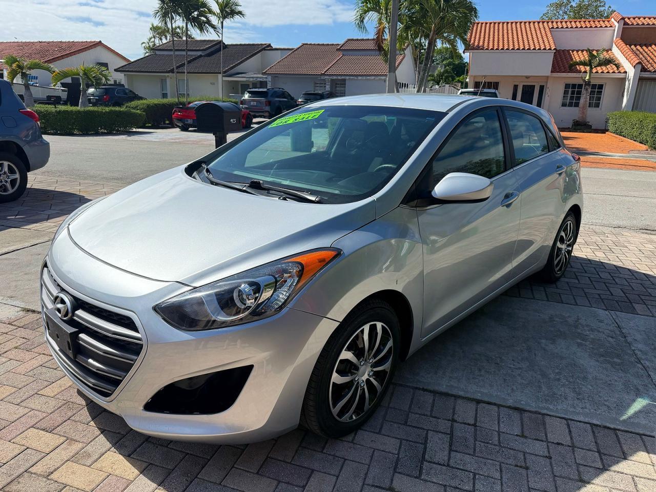 2016 Hyundai Elantra Gt Base - Фото 2