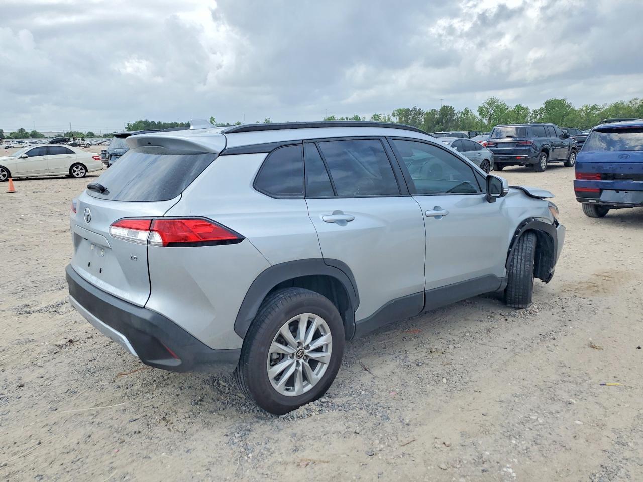 2023 Toyota Corolla Cross Le - Фото 3
