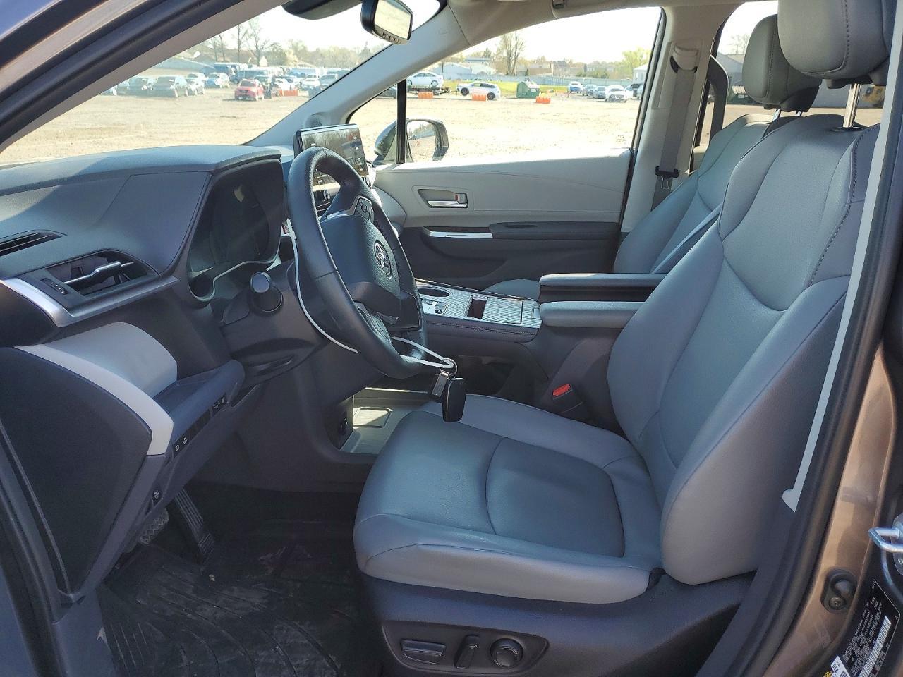 2022 Toyota Sienna Xle 7-Passenger - Фото 7