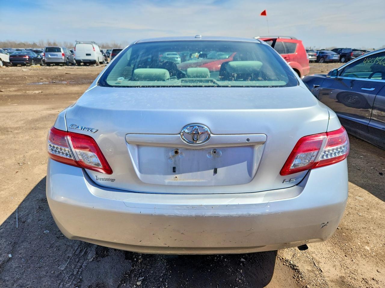 2010 Toyota Camry Le - Фото 6