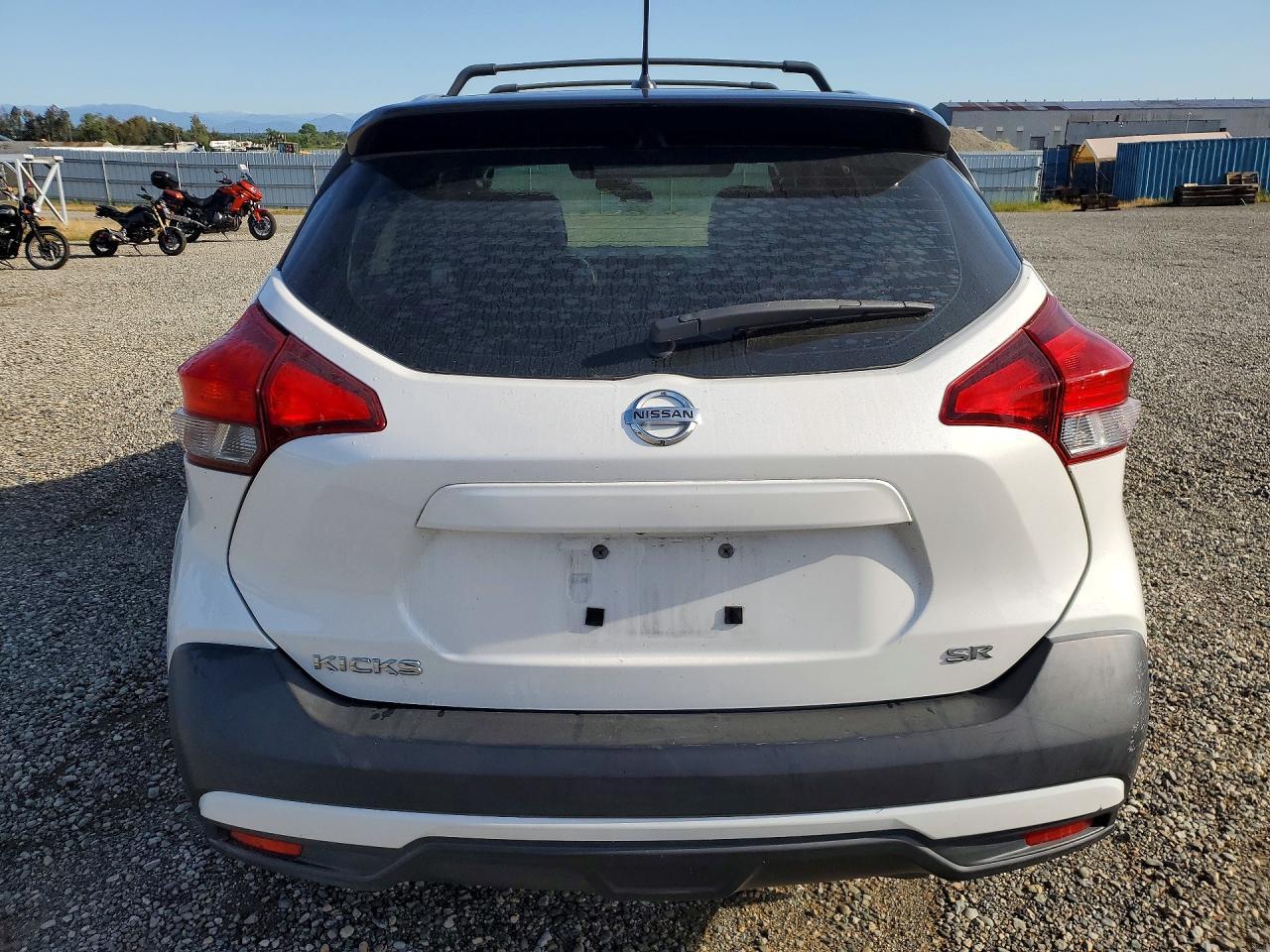 2019 Nissan Kicks Sr - Image 6