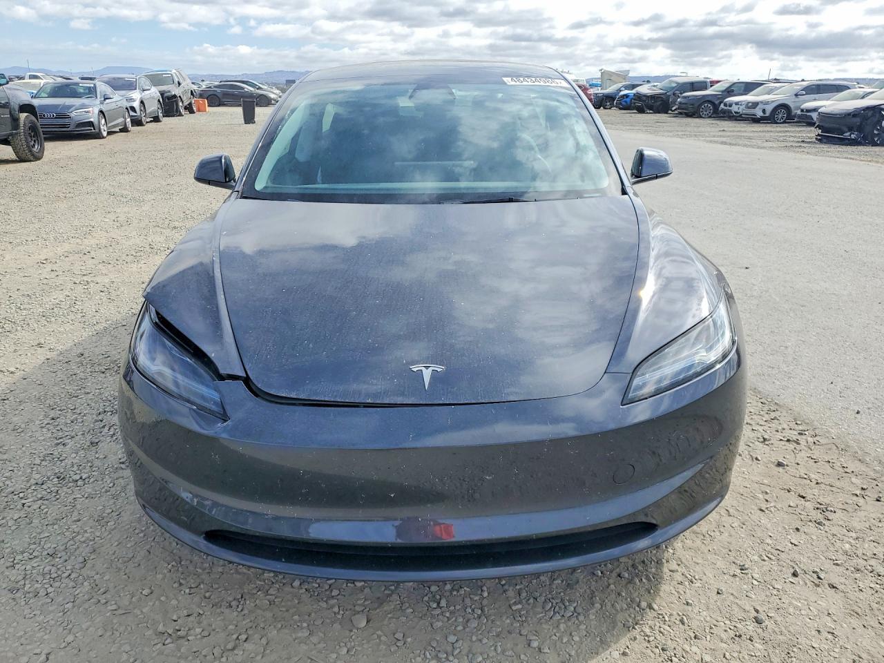 2025 Tesla Model 3 - Фото 5