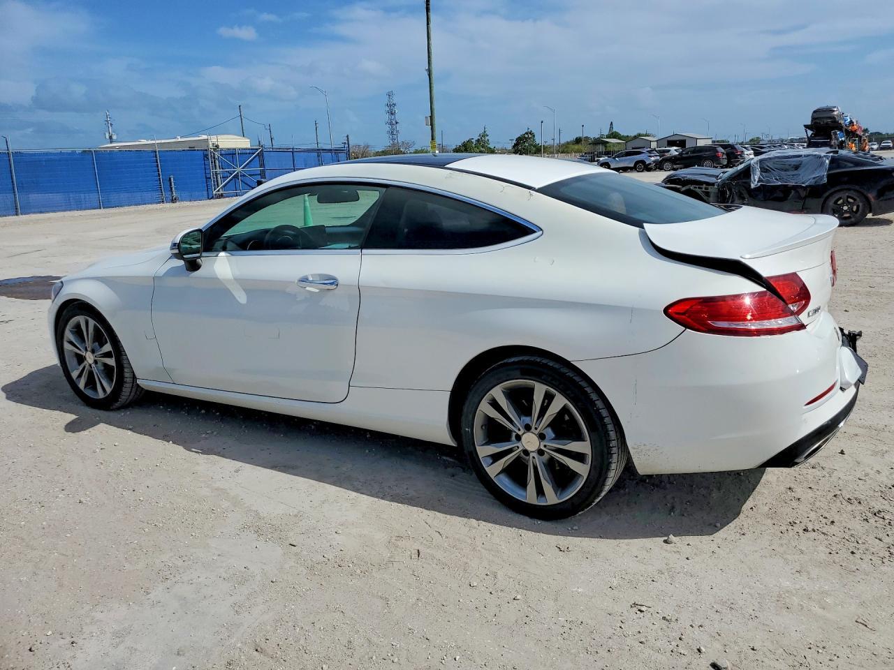 2018 Mercedes-Benz C 300 4Matic - Фото 2