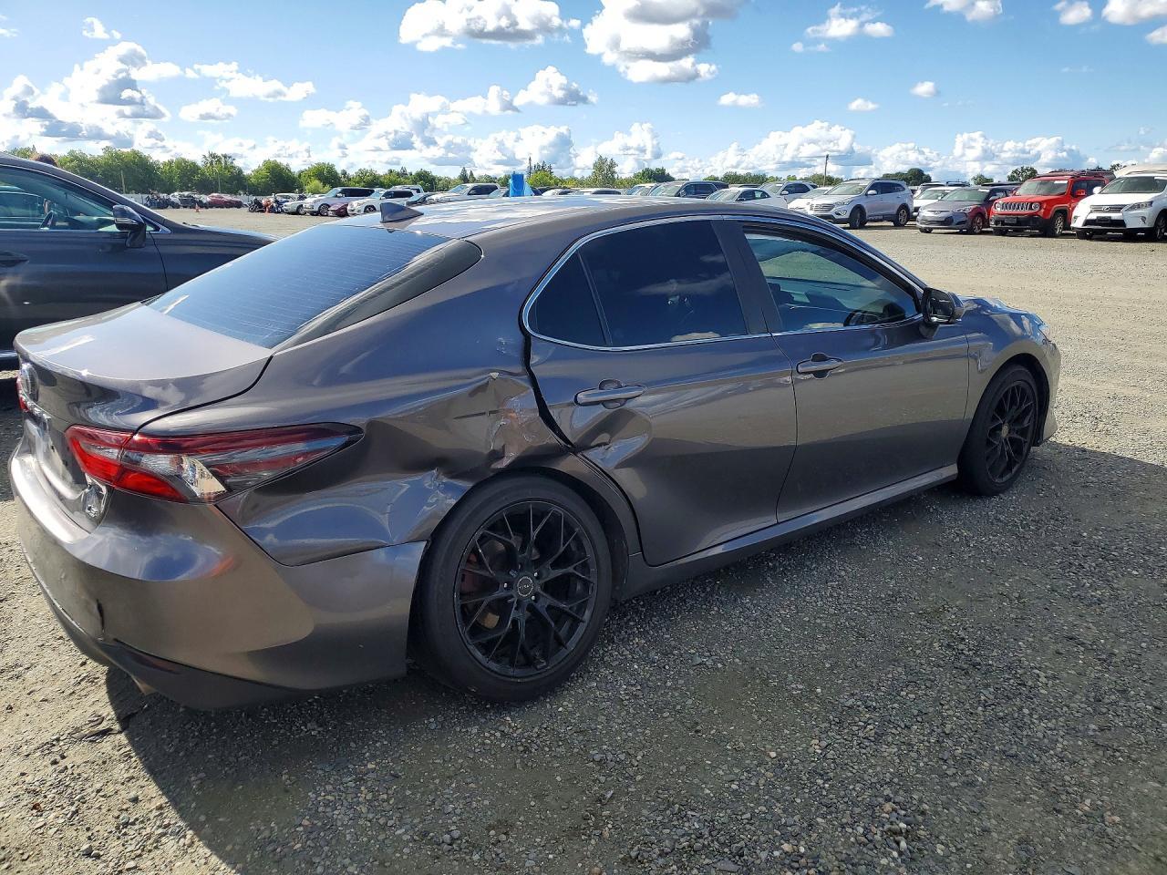 2023 Toyota Camry Le - Image 3