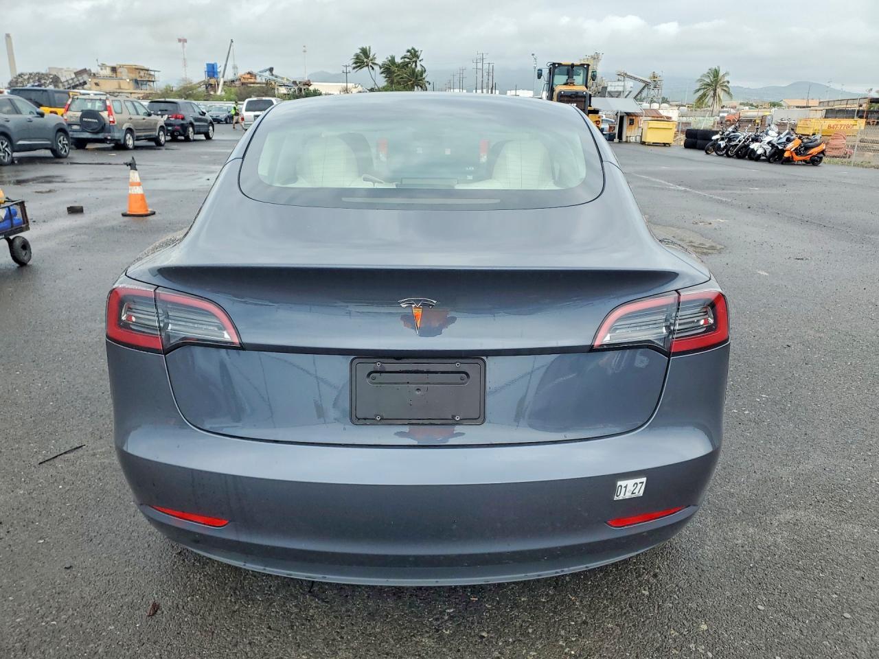 2023 Tesla Model 3 - Фото 6
