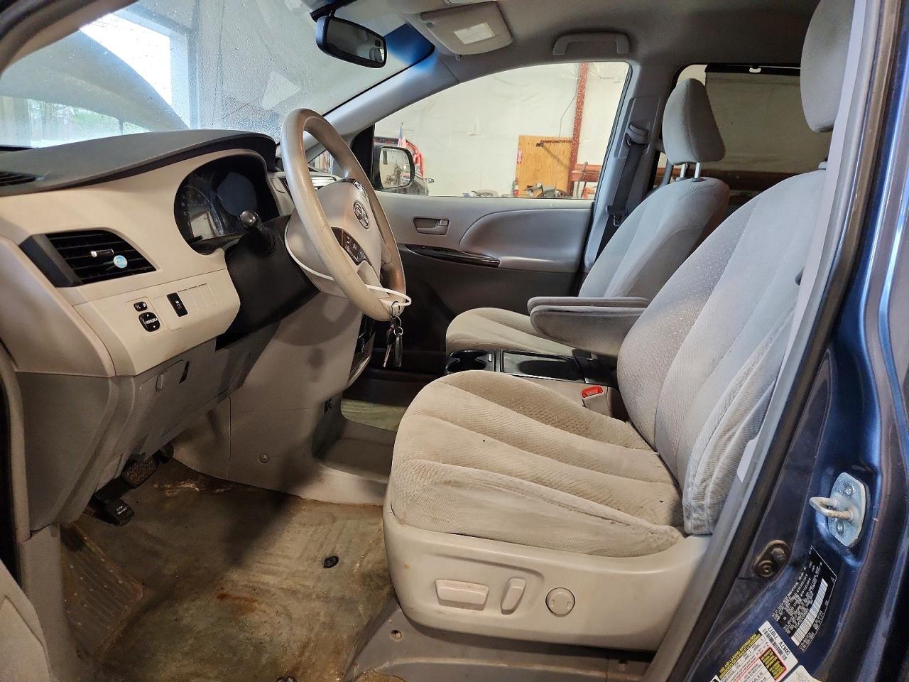 2014 Toyota Sienna Le - Фото 7