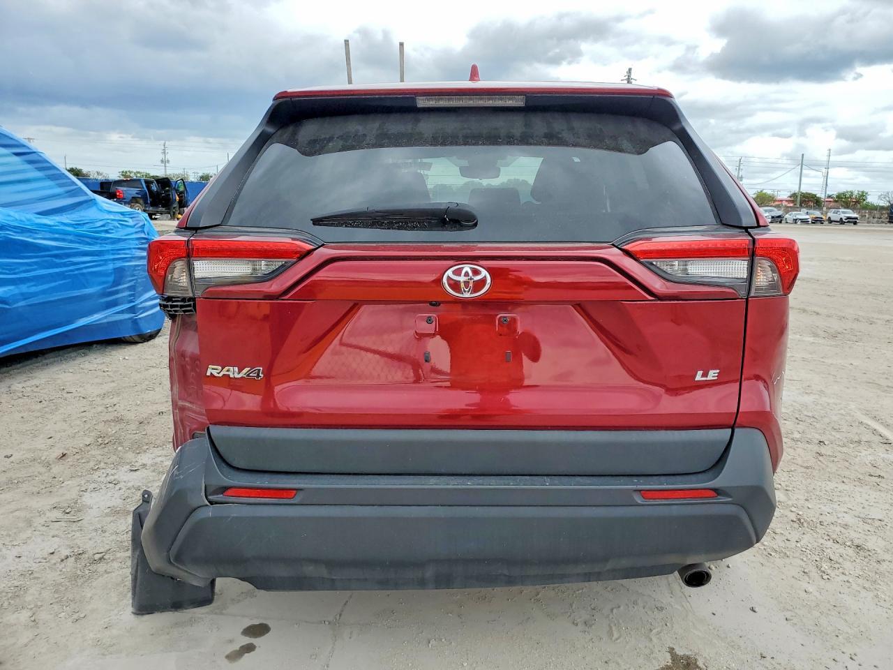 2022 Toyota Rav4 Le - Image 6