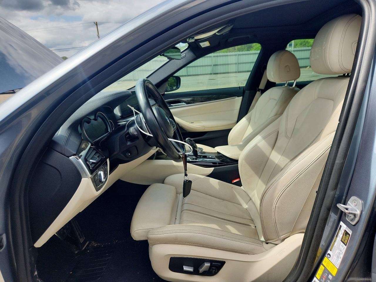 2018 BMW 530E - Фото 7