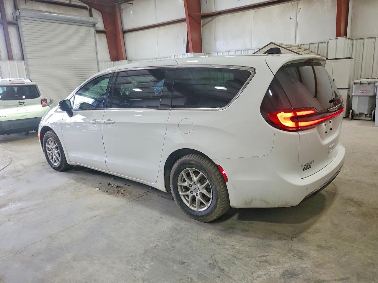 2025 Chrysler Pacifica Select - Фото 2