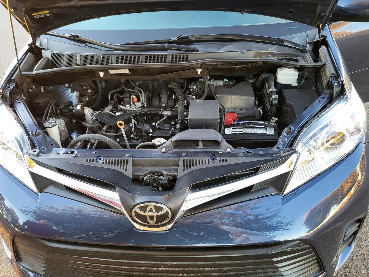 2020 Toyota Sienna Le - Image 7