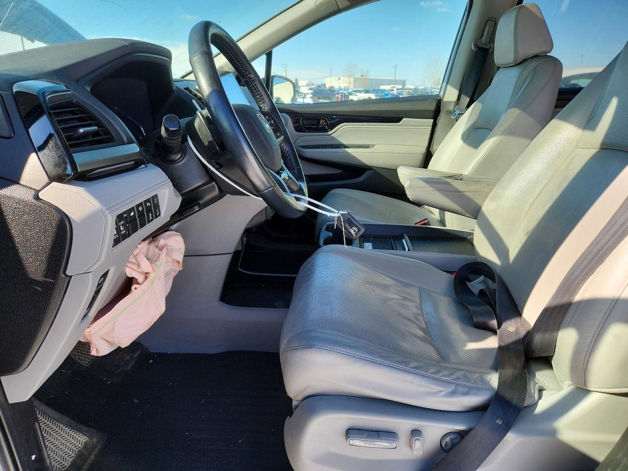 2020 Honda Odyssey Touring - Image 7